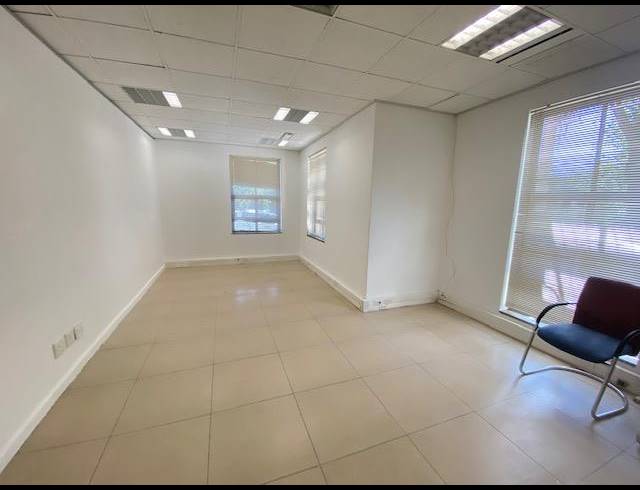 85M² OFFICE TO LET IN RONDEBOSCH